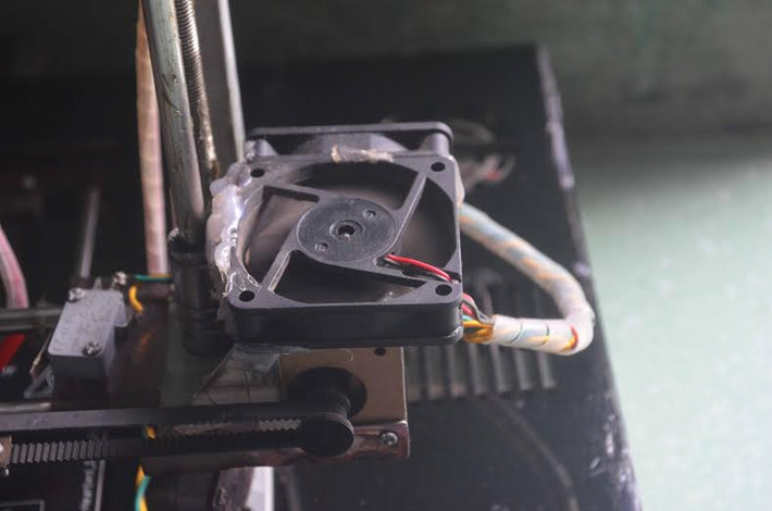 Mất 3 tháng ròng rã, cả nhóm cũng đã hoàn thành được chiếc máy in như ý. Khi đi in thử, cho ra sản phẩm tốt khiến ai cũng phấn khởi. Sản phẩm máy in 3D giá rẻ của nhóm đã vượt qua nhiều sản phẩm khác giành giải nhất tại Ngày hội nghiên cứu khoa học cho sinh viên đam mê sáng tạo tổ chức vào tháng 5/2015 vừa qua.