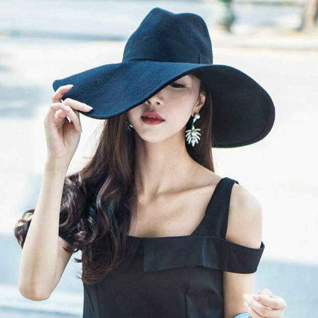 Là "người yêu" của Sơn Tùng trong MV đình đám, Vũ Ngọc Châm trở thành cái tên được giới trẻ Việt đặc biệt quan tâm.