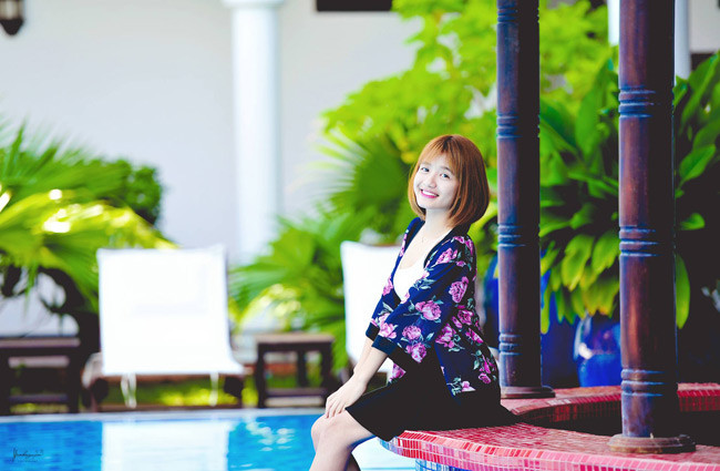 Việc sánh vai bên chàng ca sĩ "Không phải dạng vừa đâu" khiến cô nàng xứ Quảng bất ngờ trở nên nổi tiếng.