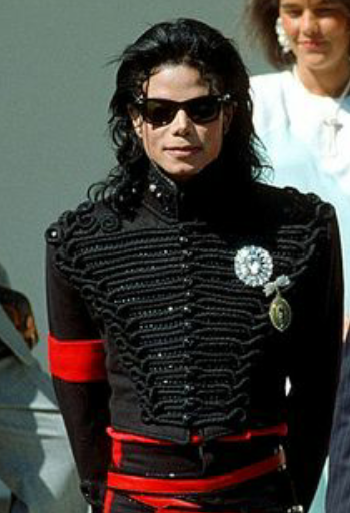 Theo Cơ quan điều tra Los Angeles, trong cơ thể của Michael Jackson có một lượng quá lớn propofol - một loại thuốc an thần cực mạnh cùng hai loại thuốc giảm đau khác. Việc dùng quá nhiều propofol là nguyên nhân dẫn tới cái chết của ông hoàng nhạc pop.