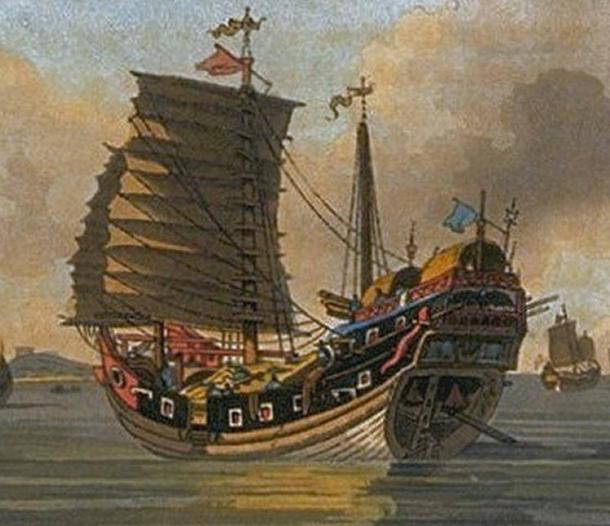 Vào năm 1807, chồng chết nên Ching Shih trở thành thủ lĩnh hạm đội cướp biển Red Flag. Dưới sự chỉ huy của nữ cướp biển này, nhóm hải tặc Red Flag ngày càng hung bạo và hoạt động mạnh hơn ở nhiều lĩnh vực.