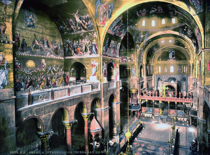 Vẻ đẹp choáng ngợp bên trong Vương cung Thánh đường St. Mark nổi tiếng Venice.
