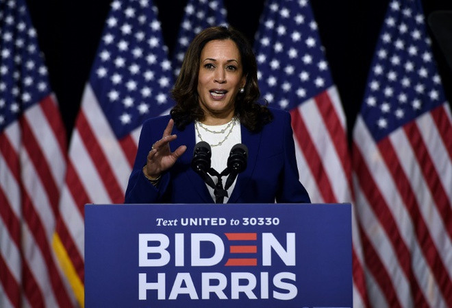 Từ đây, nhiều chuyên gia phân tích những lý do vì sao ông Biden chọn bà Harris làm "phó tướng" cùng ông chạy đua vào Nhà Trắng. Không nhiều người biết rằng, trước khi bà Harris được ông Biden chọn làm "phó tướng" hai người từng là đối thủ của nhau trong cuộc chạy đua giành suất đề cử ứng cử viên tổng thống chính thức của Đảng Dân chủ. Ảnh: Getty.
