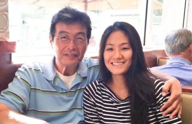 Những ngày sau đó, tình trạng bệnh của cha Diana được cải thiện nhiều. Tính đến thời điểm hiện tại, sức khỏe và tâm lý của ông gần như đã hoàn toàn hồi phục. (Nguồn Sina)