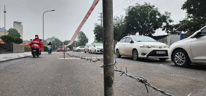 Được biết, Công ty cổ phần tập đoàn Hateco (Tập đoàn Hateco) là chủ đầu tư dự án nhà ở Hateco Apollo tại phường Phương Canh, quận Nam Từ Liêm, TP Hà Nội. Trong quá trình thực hiện dự án, năm 2019, chỉ huy trưởng của dự án đứng ra ký hợp đồng thuê đất với các hộ dân có đất liền kề với đất của dự án.