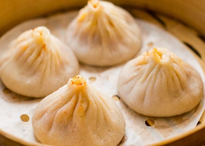 Tuy nhiên, để ăn được thang bao, bạn nhất định phải nhờ đến sự trợ giúp của chiếc ống hút.