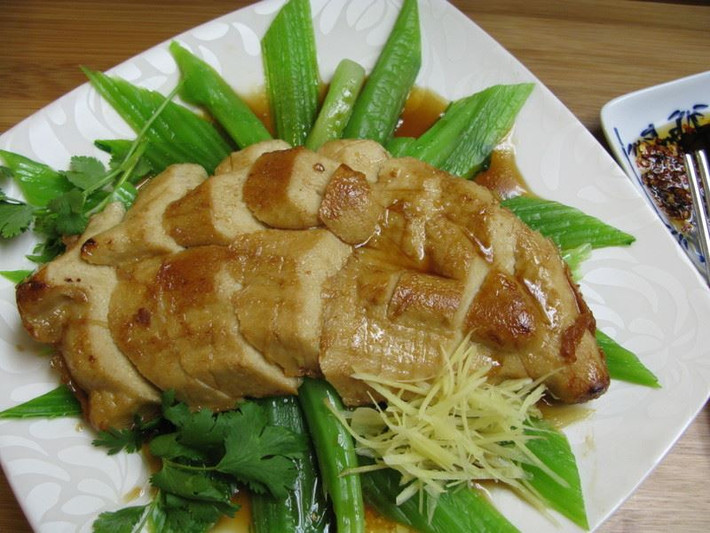 Gà chay là món ăn không thể thiếu trên mâm cỗ chay rằm tháng 7. Đây là một trong các món chay ngon dễ làm lại rất hấp dẫn nữa.