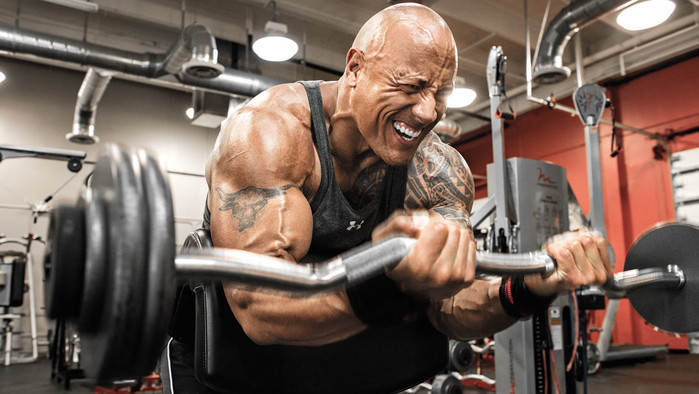 Chế độ tập luyện để có cơ bắp cuồn cuộn như The Rock cần phải bổ sung lượng đạm lớn, do đó người hùng hành động dùng rất nhiều thực phẩm hỗ trợ.