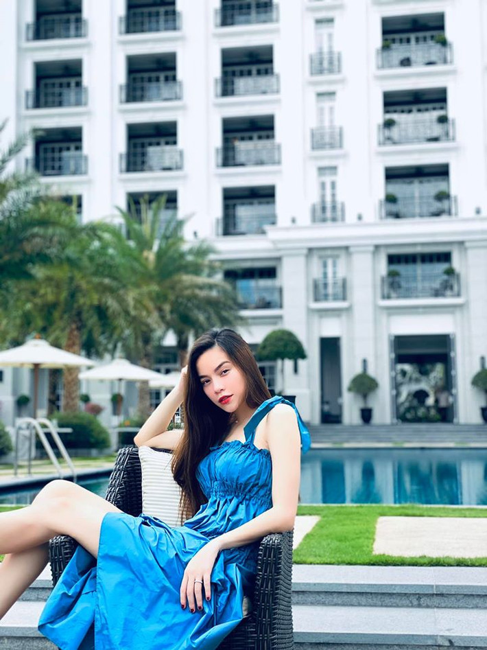 Nổi tiếng là ngôi sao mặc đẹp, gu thời trang bầu của Hồ Ngọc Hà không hề đánh mất phong độ.