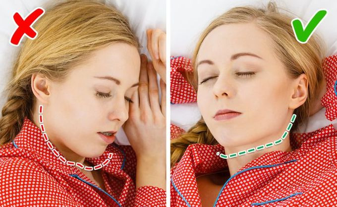 Thay đổi tư thế ngủ: Nằm ngủ trong tư thế nghiêng quá lâu có thể gây ra nếp nhăn trên khuôn mặt và làm da chảy xệ. Các nhà khoa học khuyên bạn nên ngủ với tư thế nằm ngửa để tạm biệt nọng cằm và tránh tích nước, gây phù mặt.