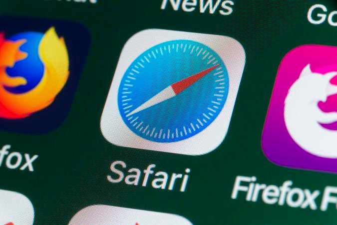 Tính năng dịch trang web Safari bổ sung hỗ trợ cho Tiếng Ý và Tiếng Trung (Phồn thể); Ứng dụng Podcast bổ sung các bộ lọc tập cho phần, các tập đã phát, chưa phát, đã lưu hoặc đã tải về.