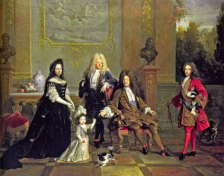 Vua Louis XIX là con trai của Charles X - nhà vua trị vì nước Pháp từ năm 1824 - 1830) và là em trai của vua Louis XVI.