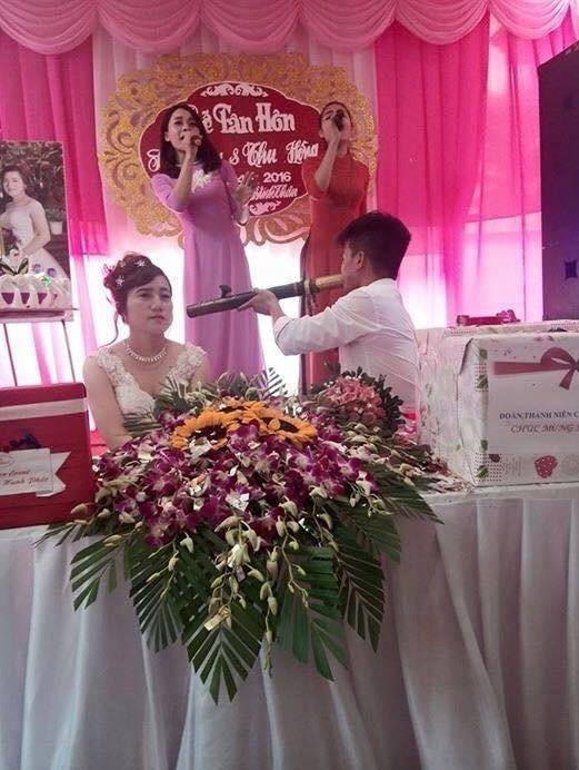 Ngày vui, tranh thủ "làm một bi".