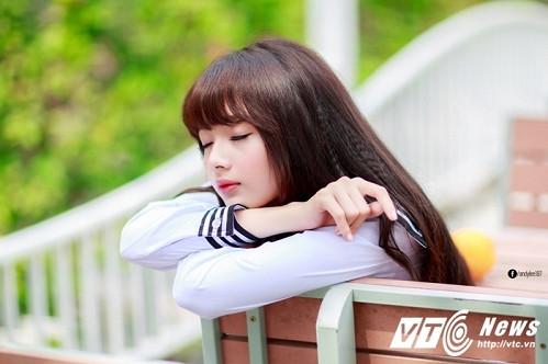 Mặc dù khá nổi tiếng trên mạng nhưng ngoài đời, Lan Hương là một cô gái khá rụt rè, nhút nhát.