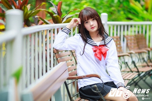 Khi ảnh thẻ của Lan Hương được đăng tải lên trang cá nhân, ngay lập tức, cư dân mạng chia sẻ và lan truyền nhau một cách chóng mặt.