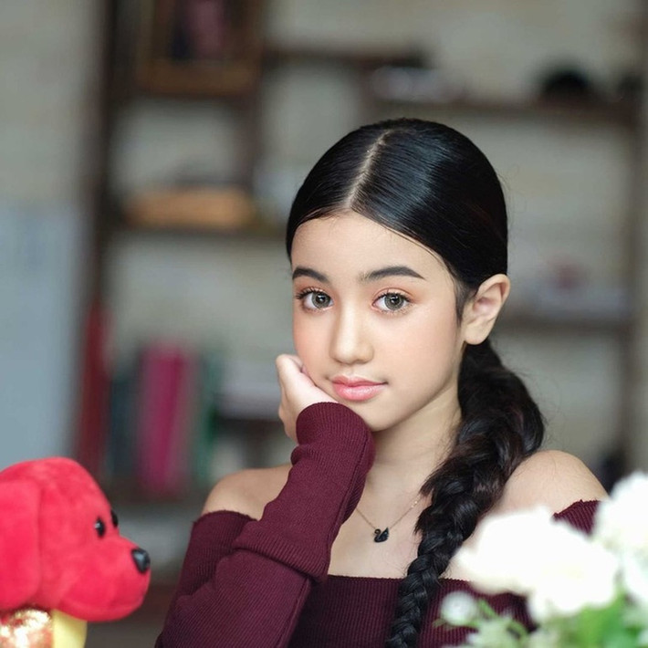 Thêm nữa, công chúa Jenna Norodom đam mê nghệ thuật, thích ca hát và biểu diễn. Công chúa có thể hát các ca khúc ở nhiều thể loại bằng 5 thứ tiếng. Với niềm đam mê âm nhạc, công chúa Jenna Norodom vào showbiz từ năm 2018. Kể từ đó, công chúa tham gia các buổi biểu diễn, ra MV ca nhạc... được công chúng yêu mến và đón nhận nồng nhiệt.