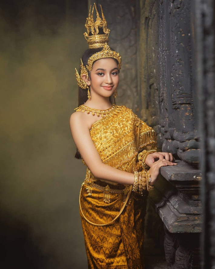 Mỗi lần xuất hiện trước công chúng, công chúa Jenna Norodom khiến nhiều người ngưỡng mộ bởi vẻ đẹp trong sáng, gương mặt thanh tú, đôi mắt to tròn và phong cách thanh lịch, quý phái.
