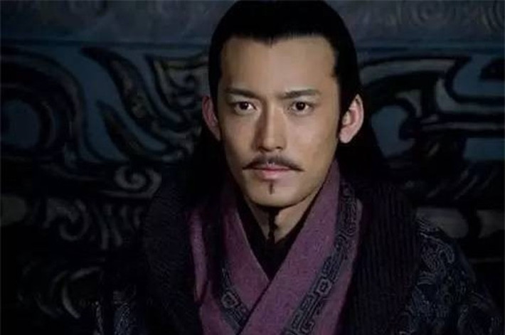 Tào Tháo, Tôn Quyền cùng Lưu Bị tạo ra thế chân vạc thời Tam quốc. Ba nhân vật lớn này đều là nhân tài kiệt xuất ôm giấc mộng chinh phục thiên hạ. Do đó, họ trở thành những kẻ thù "không đội trời chung" và luôn muốn tiêu diệt đối phương.