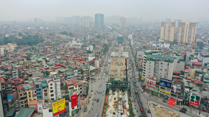 Dự án đường trên cao Vành đai 2 đang được thi công 2 gói thầu chính, gói 1 là Cầu Vĩnh Tuy - Chợ Mơ đã hoàn thiện được khoảng 70% khối lượng công việc; gói 2 đoạn Chợ Mơ - Ngã tư Vọng đã hoàn thành được khoảng 30% tiến độ.