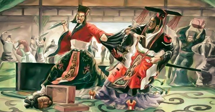 Trong lúc mở bản đồ chuẩn bị dâng lên cho Tần Thủy Hoàng, Kinh Kha bất ngờ rút con dao găm ra để tấn công. Tuy nhiên, Kinh Kha đâm trượt.