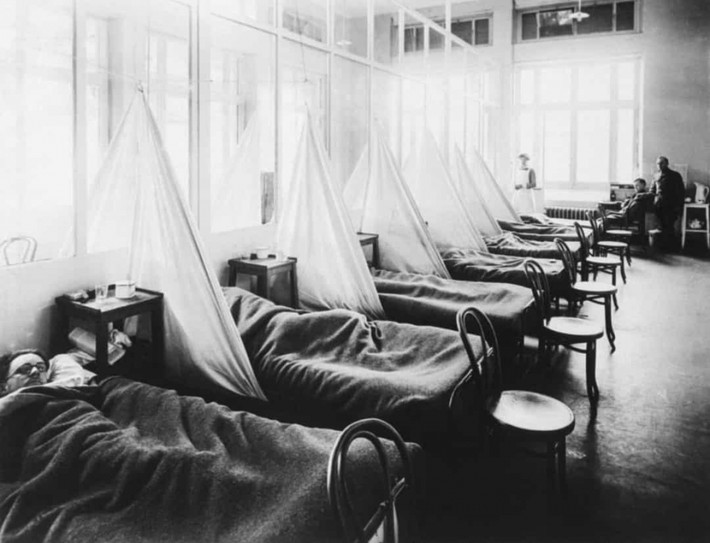 Vào năm 1918, thế giới trải qua khoảng thời gian đen tối khi một đại dịch tồi tệ xảy ra. Đó là đại dịch cúm Tây Ban Nha. Những ca mắc cúm đầu tiên được ghi nhận ở châu Âu vào tháng 3/1918.