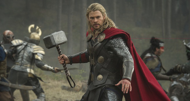 3. Mjolnir là búa thần của Thor trong thần thoại Bắc Âu. Vũ khí này là bạn đồng hành thân thiết và cũng là biểu tượng của thần Thor nổi tiếng thế giới. Búa Mjolnir được rèn bởi những người lùn - các thợ rèn vĩ đại nhất theo mệnh lệnh của thần Odin từ lõi của một ngôi sao chết.