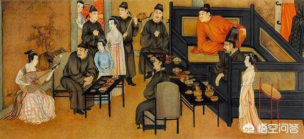 Ngay cả khi không có quần áo cũ thì nhiều quan lại cũng cố tình vá vài miếng vải vụn vào để lấy lòng hoàng đế mỗi khi thượng triều. Sau khi kết thúc buổi thiết triều, quan lại lại quay trở lại cuộc sống xa hoa.