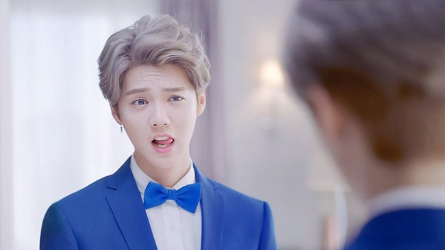 Lộc Hàm là cựu thành viên EXO. Anh chàng sinh năm 1990 hút fan nhờ vẻ ngoài “xinh như hoa” cùng tài ca hát, vũ đạo. Mới đây, Lộc Hàm vừa lọt top những ngôi sao 9X có tầm ảnh hưởng nhất Trung Quốc.