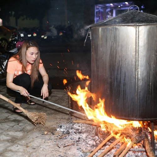 Sau các chuyến từ thiện liên tục trong thời gian qua, nữ ca sĩ sẽ dành toàn bộ thời gian cho gia đình, bạn bè tại quê nhà. Cô sẽ trở lại với các dự án âm nhạc và lịch biểu diễn từ ngày 19.2 tại TP. Hồ Chí Minh.