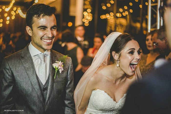 Theo thông tin đăng tải, ngày hôm đó, cặp đôi Marília và Matheus Pieroni quyết định tổ chức hôn lễ ngoài trời. Thế nhưng do bầu trời bỗng nhiên nổi bão lớn, không đành lòng nhưng đám cưới cũng phải di chuyển vào trong hội trường.