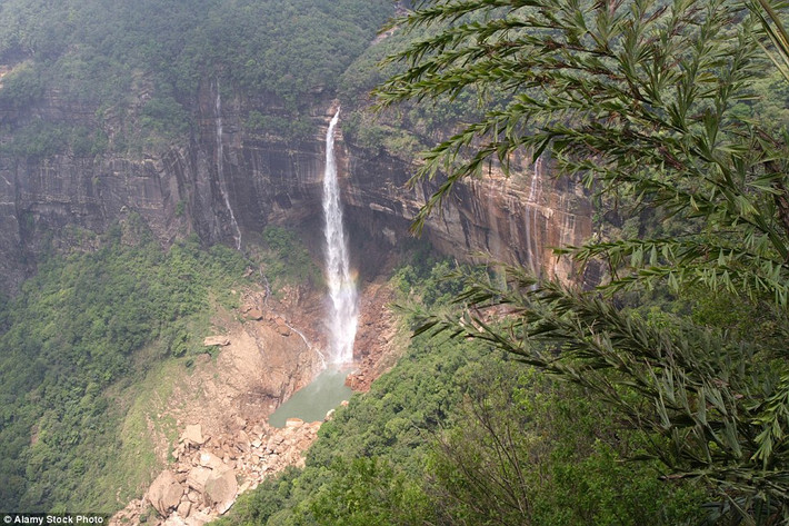Meghalaya ở Ấn Độ hấp dẫn du khách với những hoạt động thú vị như leo núi, đi bộ đường dài, thám hiểm hang động...