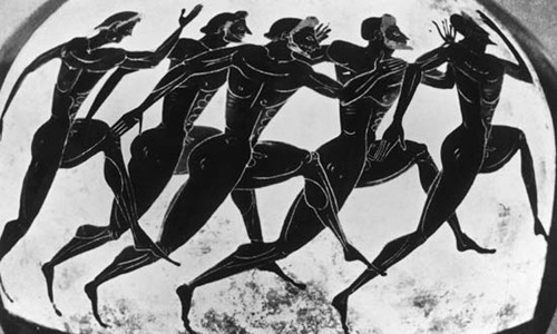 Người Hy Lạp cổ đại từng tổ chức hội thi Olympic - sự kiện thể thao lớn thời đó. Một trong những điều đặc biệt nhất đó là các vận động viên cởi bỏ hết quần áo để thi đấu. Theo đó, từ "gym" chỉ phòng tập thể dục, có nguồn gốc từ "gymnos" có nghĩa là "khỏa thân" trong tiếng Hy Lạp.
