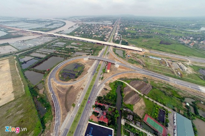 Nút giao quốc lộ 5B (cao tốc Hà Nội - Hải Phòng) là đường giao thông huyết mạch nối cụm cảng biển tổng hợp cấp quốc gia Hải Phòng với thủ đô Hà Nội.