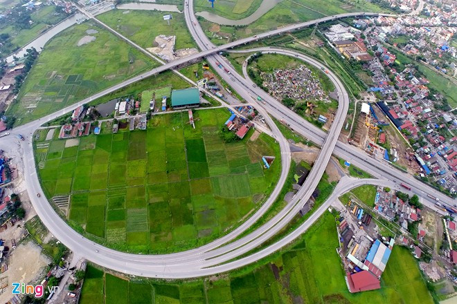 Nút giao thông quốc lộ 5A vào Hải Phòng là đường giao thông huyết mạch giữa thành phố cảng với thủ đô Hà Nội.