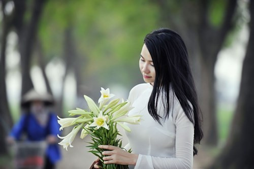 Tuy vậy, cô gái gốc Yên Bái này cũng vẫn có chút tư lự bởi mùa hoa loa kèn qua quá nhanh, đôi khi khiến người ta bỏ lỡ dịp may được chiêm ngưỡng một nét đẹp đặc trưng của Hà thành.
