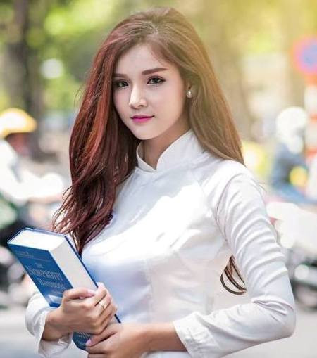 Cấp ba, Như được giáo viên tin tưởng giao cho nhiệm vụ Bí thư chi đoàn, lớp phó học tập.