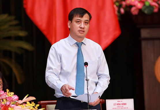 Trực tiếp chỉ đạo Sở Quy hoạch - kiến trúc, Sở Xây dựng, Sở Giao thông vận tải, Sở Tài nguyên - môi trường, Ban quản lý khu đô thị Tây Bắc, Ban quản lý khu Nam, Ban quản lý đường sắt đô thị, Ban quản lý dự án đầu tư xây dựng các công trình giao thông, Ban quản lý dự án đầu tư xây dựng hạ tầng đô thị, Quỹ Phát triển nhà ở TP, Quỹ Phát triển đất TP và một số tổng công ty...