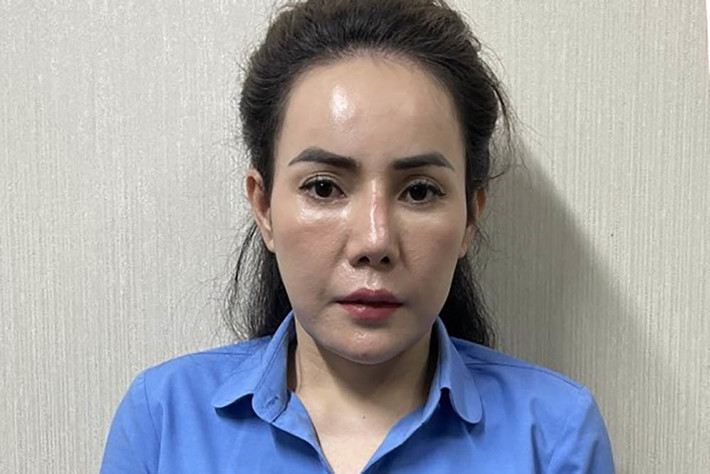 Mới đây, Cơ quan An ninh điều tra Bộ Công an ngày 25/3 ra quyết định bổ sung quyết định khởi tố vụ án hình sự Đưa hối lộ xảy ra tại Cục Lãnh sự, Hà Nội và các tỉnh, thành phố. Đồng thời, khởi tố bị can, bắt tạm giam Hoàng Diệu Mơ (42 tuổi) - Tổng giám đốc Công ty TNHH thương mại du lịch và dịch vụ hàng không An Bình về tội Đưa hối lộ.