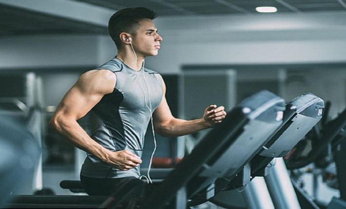 Bỏ thói quen xấu, điển hình là hút thuốc và uống rượu. Chủ động kiểm soát cân nặng, tránh béo phì, để không gây ra các bệnh mãn tính nguy hiểm như tiểu đường, mỡ máu, huyết áp.