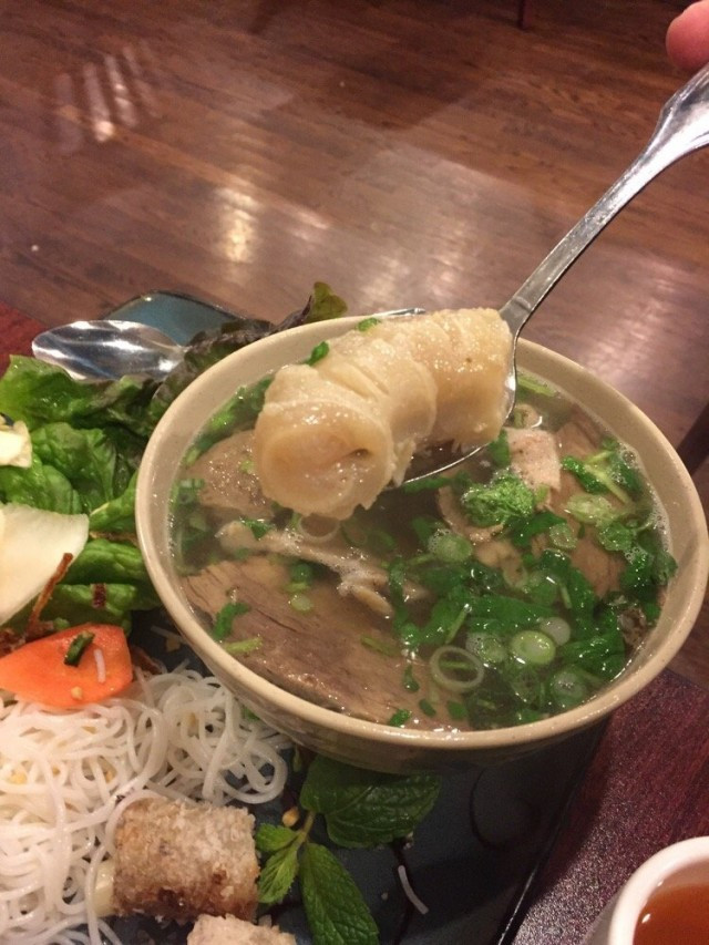 Súp dương vật hoặc tinh hoàn bò (ngầu pín): Theo y học Trung Quốc, ăn “pín” sẽ giúp cải thiện khả năng làm “chuyện ấy” của đàn ông.