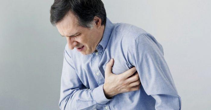 Khó thở: Bệnh nhân có thể thấy khó thở, thở hổn hển, tim đập nhanh. Mỗi người có thể có một vài dấu hiệu tai biến trên, tùy từng vùng não bị ảnh hưởng do thiếu oxy. Những dấu hiệu trên diễn ra trong thời gian rất nhanh và có thể biến mất hoàn toàn sau đó khiến người bệnh không để ý hoặc cho rằng cơ thể mình đã ổn. Tuy nhiên, đó chính là lời cảnh báo cho “cơn mưa giông” tai biến sắp xảy đến. Ảnh minh họa: Internet.