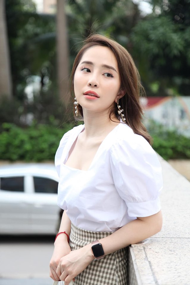 Quỳnh Nga khiến công chúng “phát sốt” nhờ bí quyết dưỡng trắng da nõn nà và sự thay đổi đáng kinh ngạc của mình.