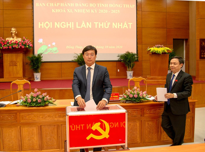 Ngày 19/10/2020, Hội nghị lần thứ nhất BCH Đảng bộ tỉnh Đồng Tháp bầu ông Lê Quốc giữ chức Bí thư Tỉnh ủy Đồng Tháp khóa XI, nhiệm kỳ 2020-2025 khi ông mới 42 tuổi.