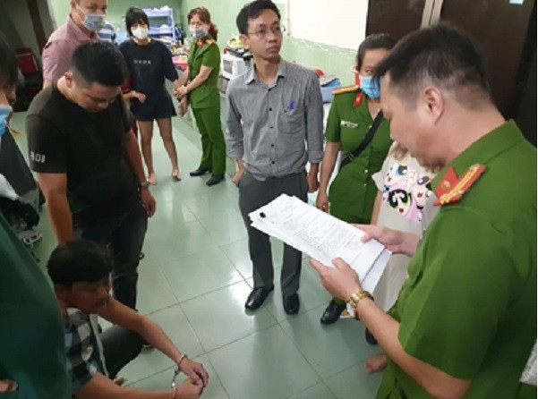 Cơ quan chức năng sau đó đã tiến hành khám xét chỗ ở của Xuân. Qua khám xét, Cơ quan CSĐT Công an thành phố Cần Thơ đã thu được nhiều hung khí nguy hiểm và tài liệu quan trọng có liên quan đến vụ án.