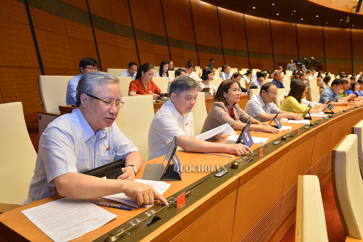 Nhiệm kỳ qua, Quốc hội đã đẩy mạnh và nâng cao chất lượng công tác lập pháp, tạo cơ sở pháp lý đồng bộ cho sự phát triển nhanh, bền vững của đất nước, giữ vững độc lập, chủ quyền, an ninh của Tổ quốc, hội nhập quốc tế trong hòa bình, hữu nghị, hợp tác bình đẳng.