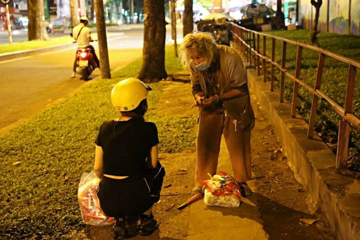 Do đó, chính quyền TP. HCM cũng rất mong những đối tượng là người vô gia cư, người lao động nghèo, cơ nhỡ, lang thang chủ động và thực hiện quy định. Không vì những lý do cá nhân mà từ chối hoặc cố tình không tuân thủ sự chỉ đạo của chính quyền.