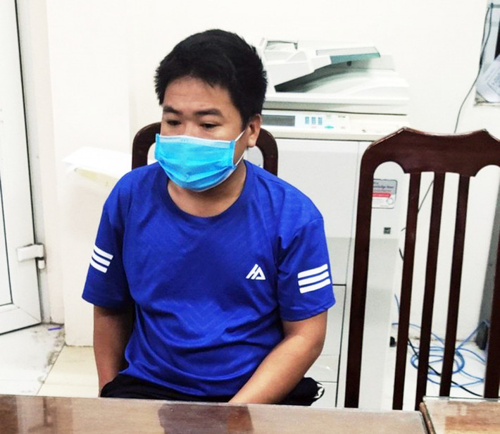Côn đồ dùng dao đâm Phó trưởng Công an xã: Công an huyện Thạch Thất (Hà Nội) đang tạm giữ đối tượng Nguyễn Văn Hòa (SN 1987, trú tại xã Phú Kim) dùng dao đâm cán bộ Công an xã Phú Kim, gây thương tích. Trước đó, Hòa cố tình vượt chốt COVID-19, lăng mạ, xúc phạm, dùng dao đâm vào bụng thượng úy Đặng Trung Hiếu, Phó trưởng Công an xã Phú Kim nhưng rất may, mũi dao trúng vào phần thắt lưng.