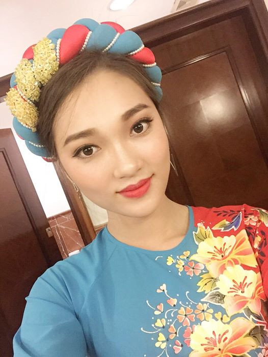 Chia sẻ thêm về công việc của mình, nữ PG quê Nghệ An cho biết, với một sinh viên mới ra trường như Ngọc Nữ thì PG là công việc làm thêm khá hay ho và mang lại thu nhập ổn định.