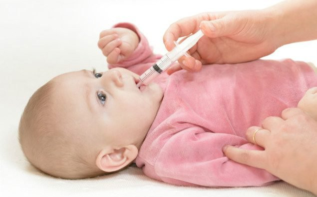 Trái lại nhiều người đang trong hoàn cảnh có con lười ăn thì lại rất đồng cảm và đã không ít lần sử dụng các này để áp bé ăn bằng được. Ảnh: Vicare.