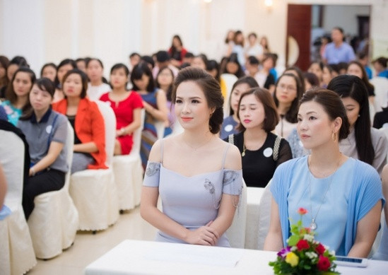 Diễn viên Đan Lê có chia sẻ: Mọi người tuyệt đối không được quá nuông chiều bản thân, không được phép để cơ thể tăng cân quá đà rồi sẽ nghĩ rằng lấy lại được ngay sau đó. Điều này là rất khó hoặc nếu có thể làm được thì nó cũng khiến cho làn da bị ảnh hưởng rất nhiều. Ảnh: Mẹ yêu con.